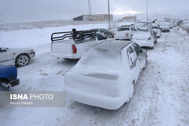 هشدارهای ترافیکی مهم پلیس / الزامات رانندگی در شرایط برف و سرما
