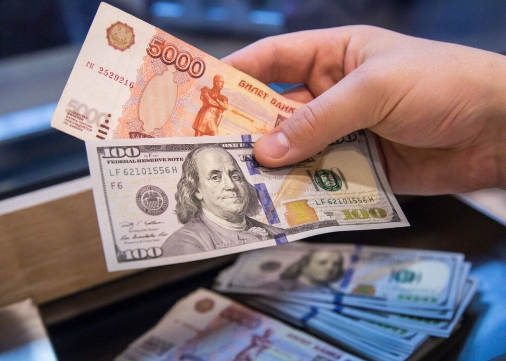 بانک روسیه نرخ بهره رکوردشکنی روبل را دو برابر کرد