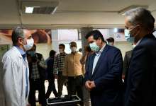 رئیس بانک مرکزی و مدیرعامل بانک رفاه از مرکز واکسیناسیون بازدید کردند
