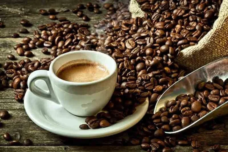 آیا مصرف قهوه باعث افزایش سرعت قلب و فشار خون می‌شود؟