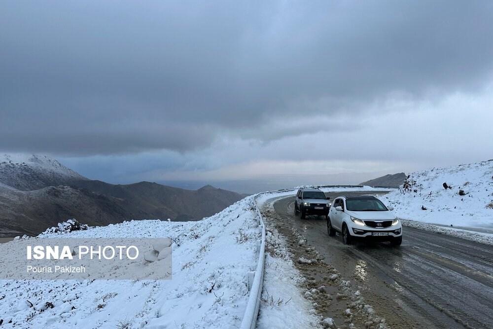 بارش برف و باران در جاده‌های ۲۶ استان کشور