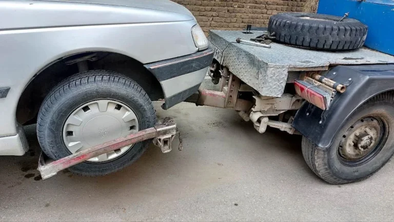 یدک کش همدان حمل و نجات خودرو های به صورت شبانه روزی